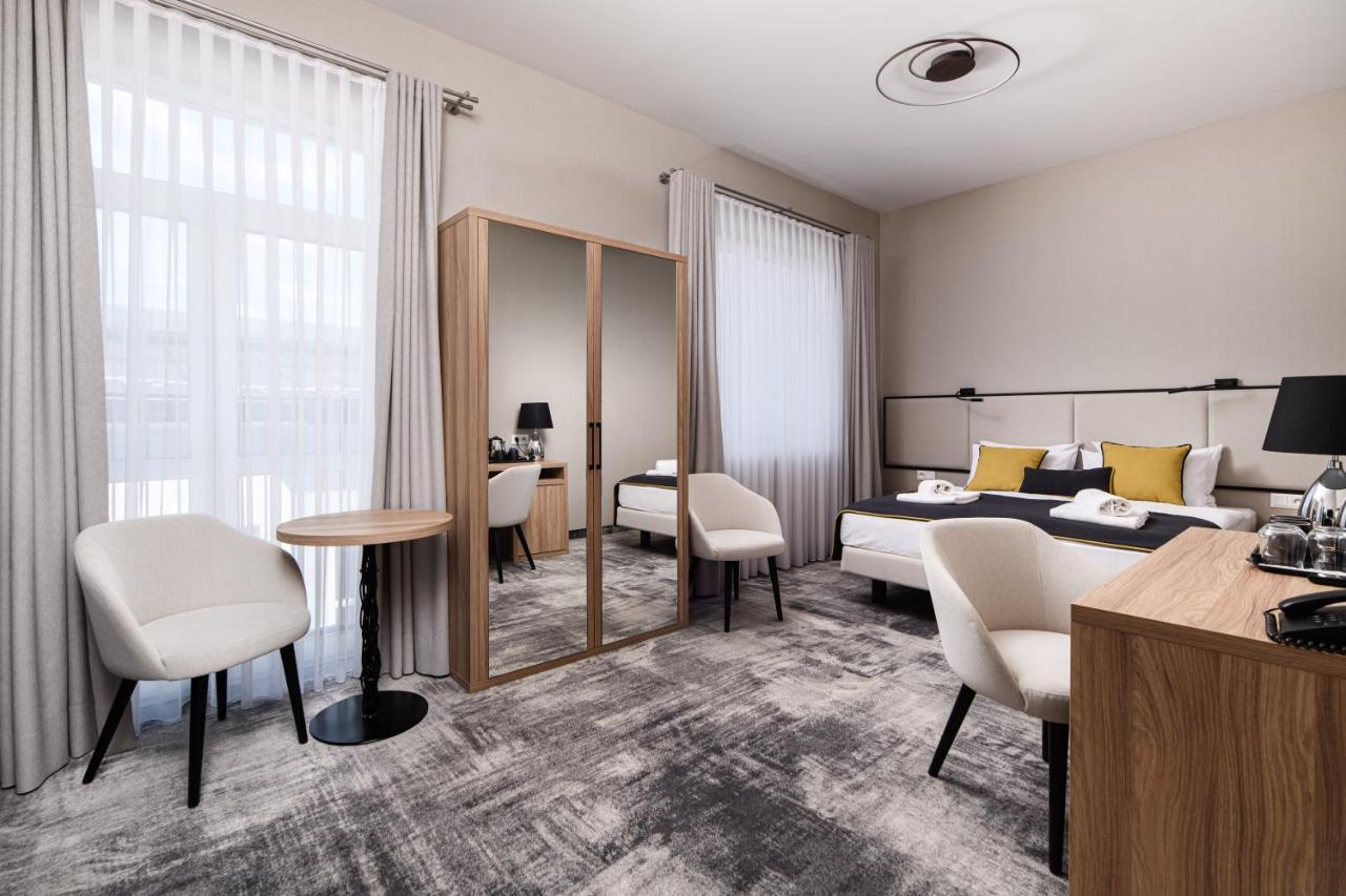 Double or Twin Room Extra Bed,1154743113:JPEG