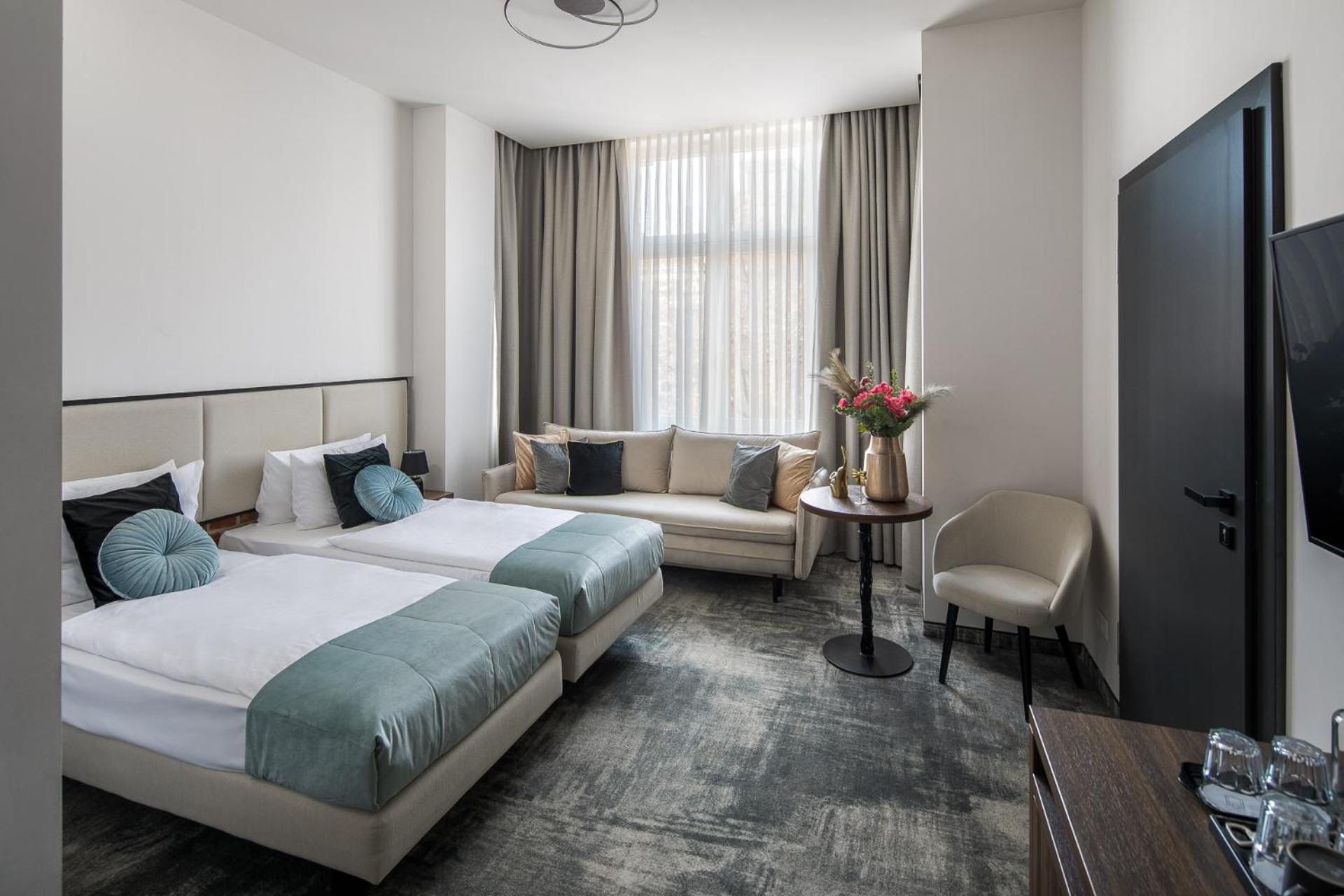 Premium Quadruple Room,1758808039:JPEG